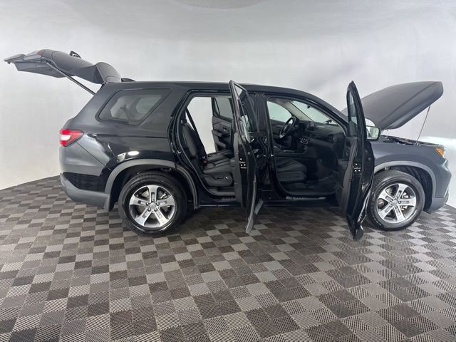 Used 2025 Honda Pilot EX-L image 16
