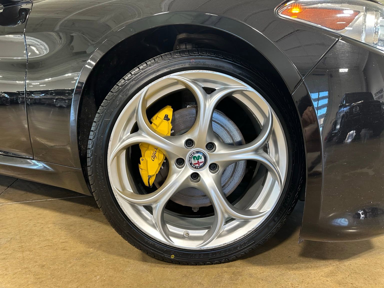 Used 2018 Alfa Romeo Giulia Ti Sport w/ Quick Order Package 22S Sport image 9