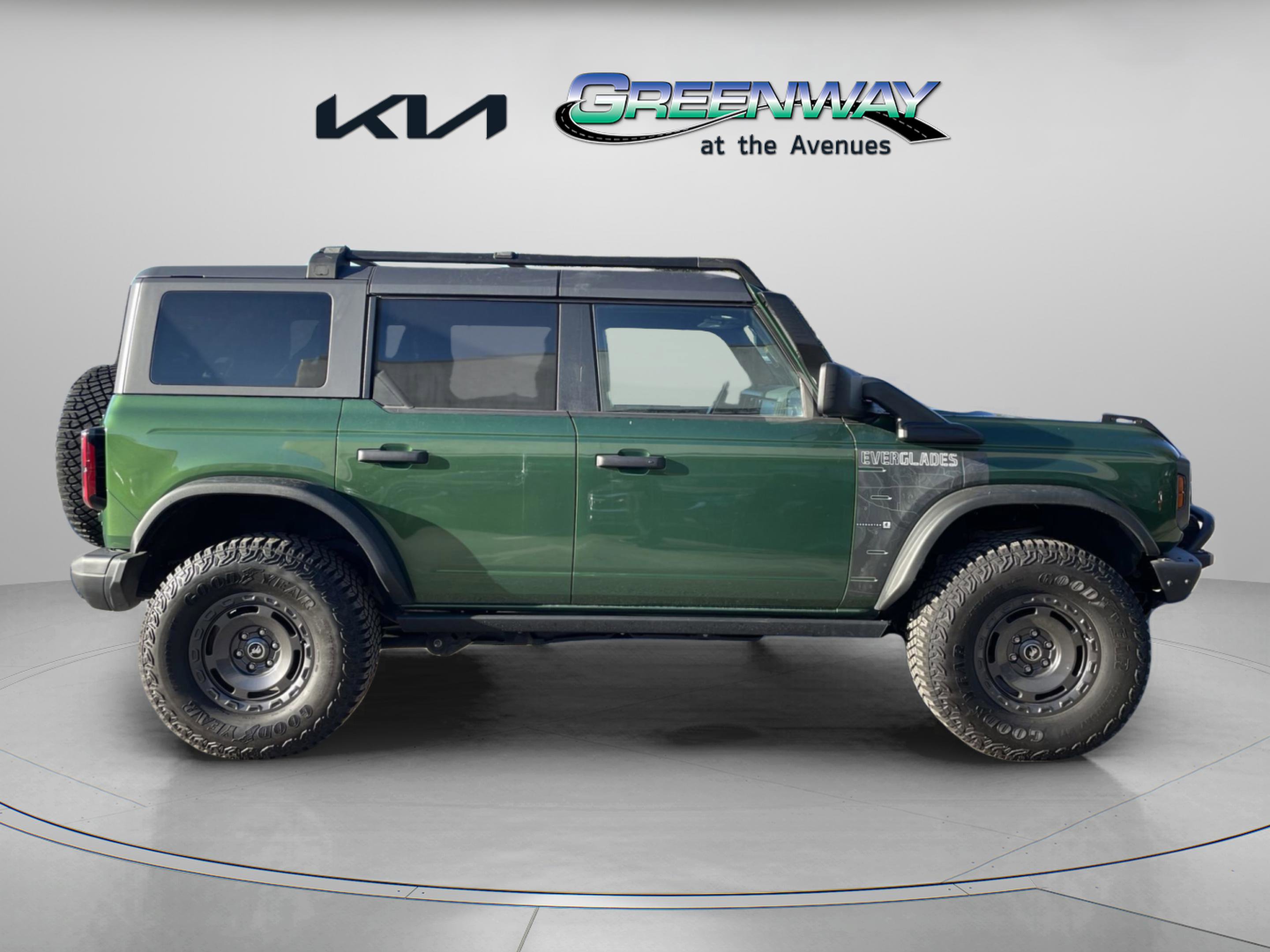 Used 2024 Ford Bronco Everglades image 5