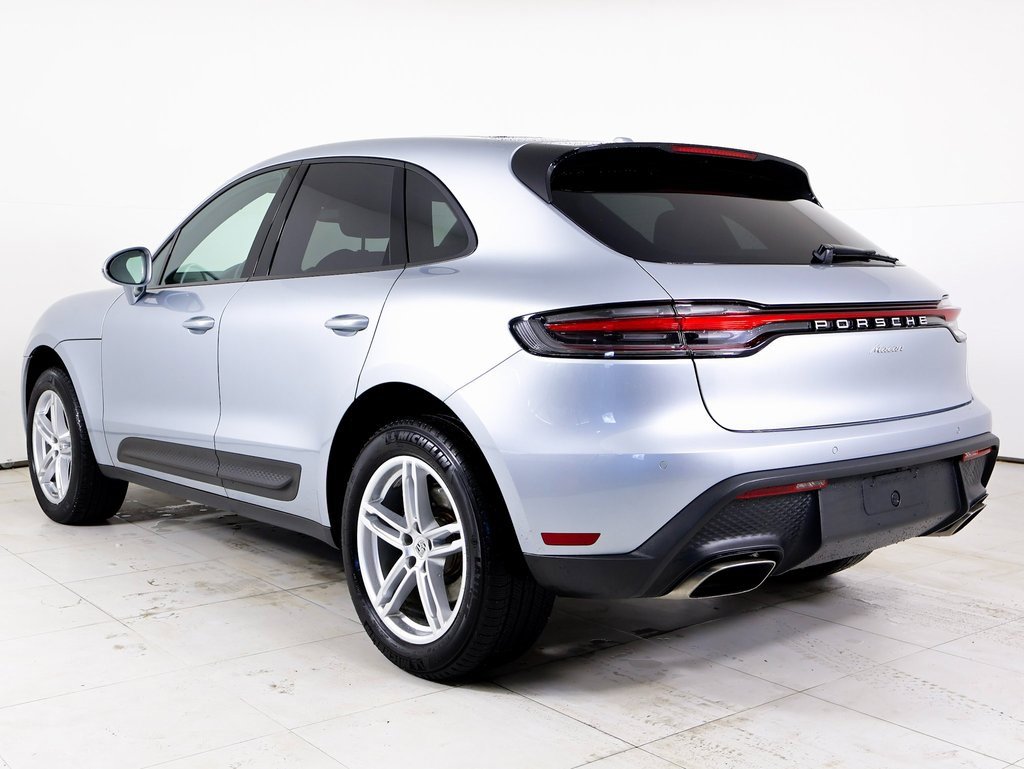 Used 2025 Porsche Macan image 3