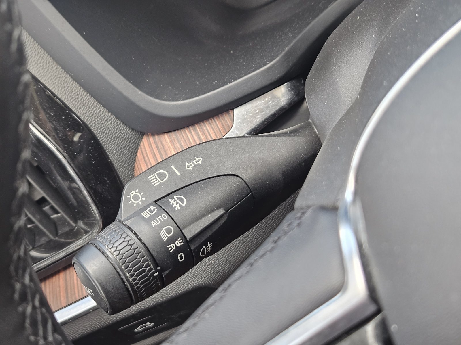 Used 2024 Volvo S60 B5 Plus FWD image 27