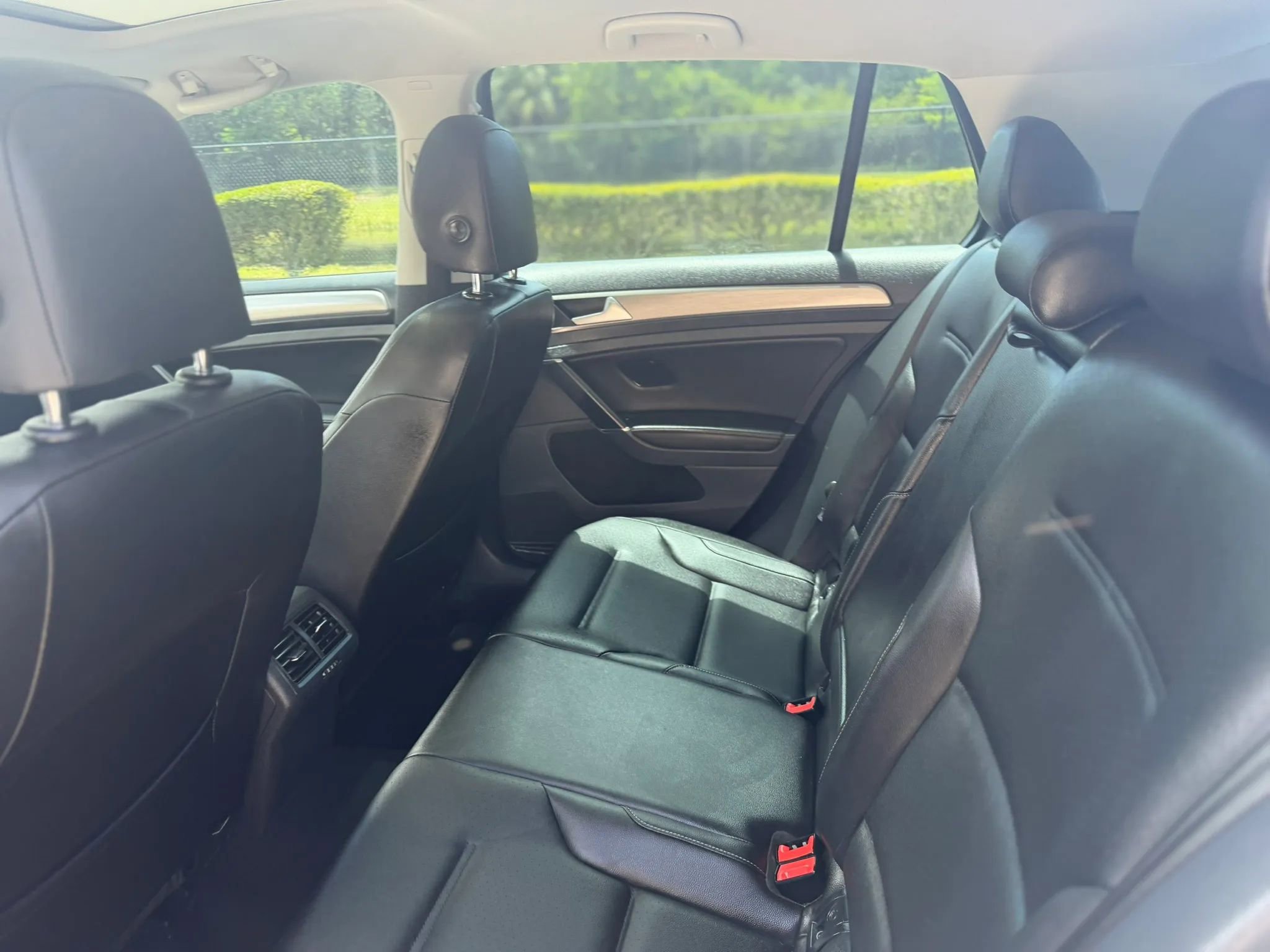 Used 2017 Volkswagen Golf Wolfsburg Edition FWD image 32