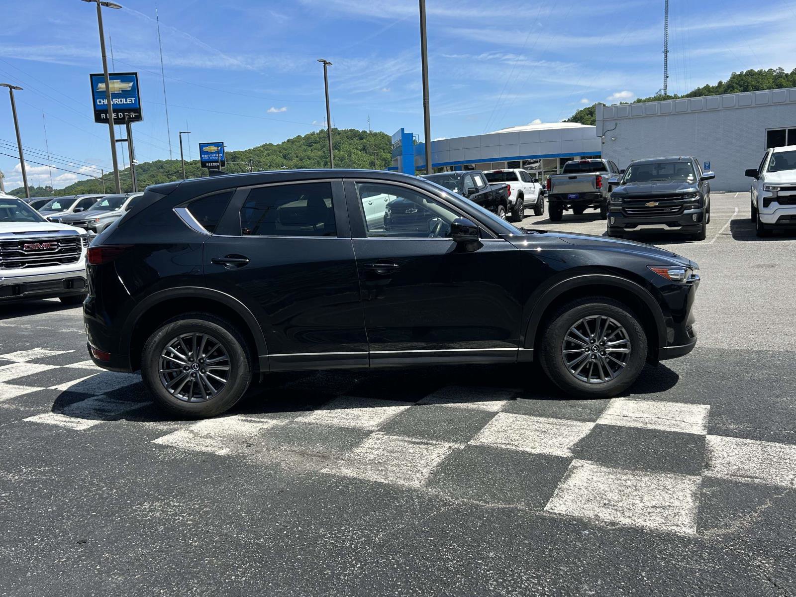 Used 2021 MAZDA CX-5 Touring FWD image 2