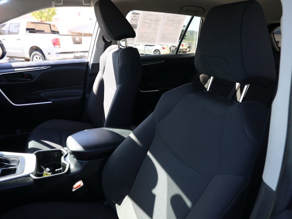 Used 2024 Toyota RAV4 LE image 15