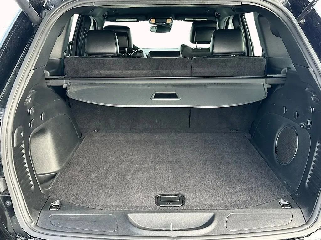 Used 2022 Jeep Grand Cherokee Limited w/ Technology Group image 10