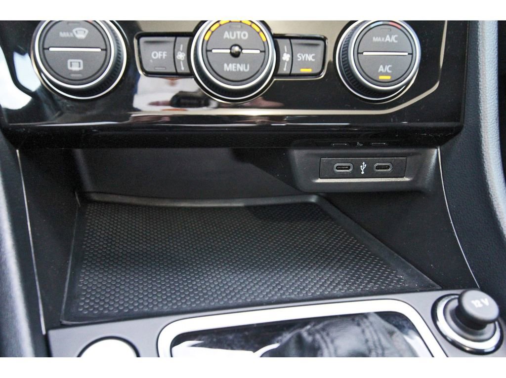 Used 2020 Volkswagen Jetta SE image 31