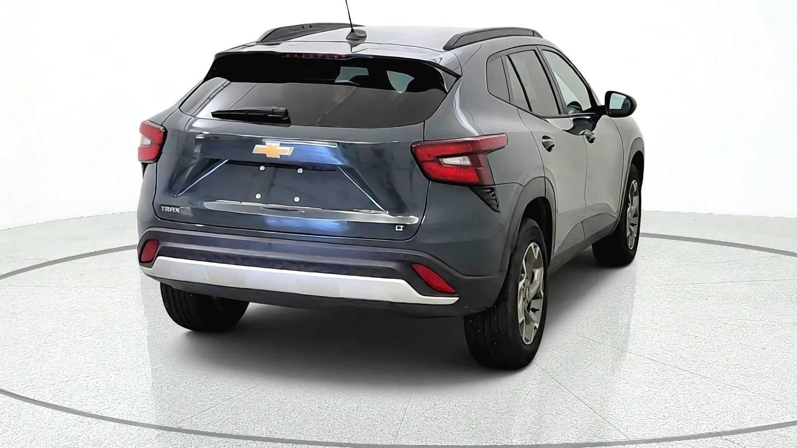 Used 2025 Chevrolet Trax LT w/ Driver Confidence Package FWD image 8