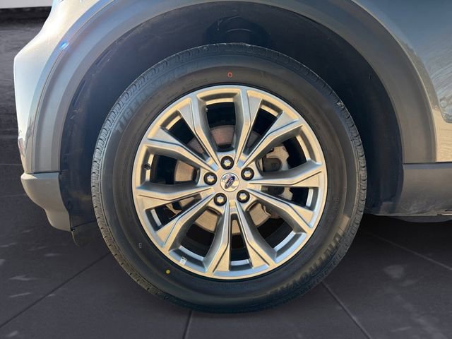 Used 2023 Ford Explorer Limited AWD/4WD image 14