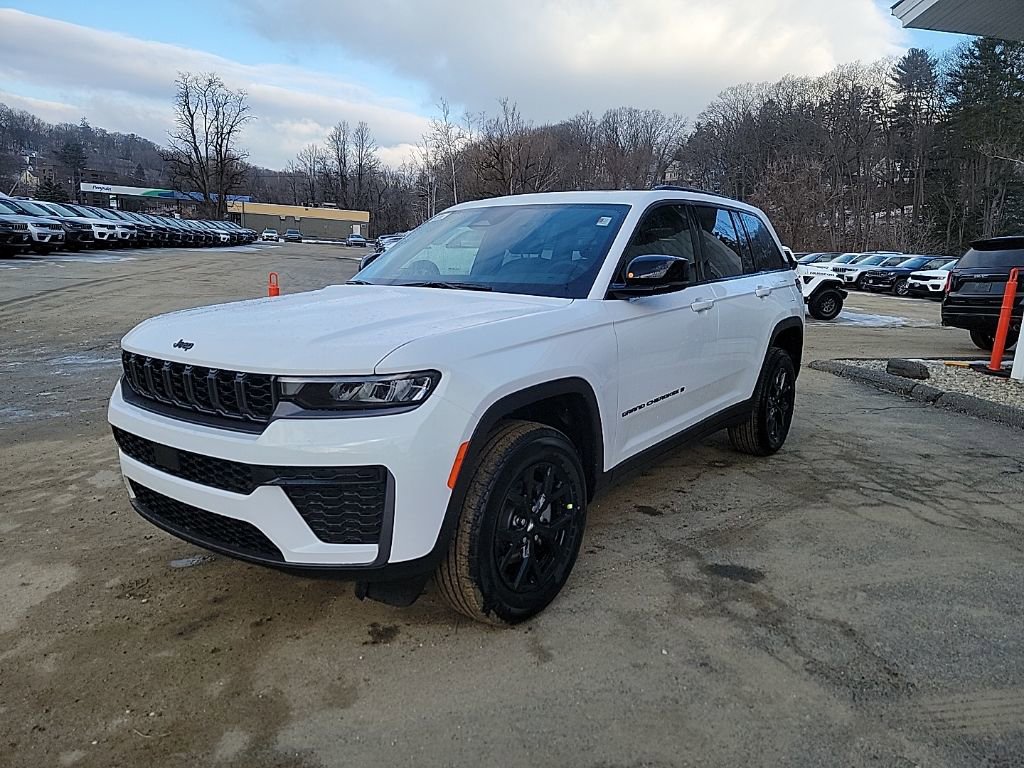 New 2026 Jeep Grand Cherokee Altitude image 3