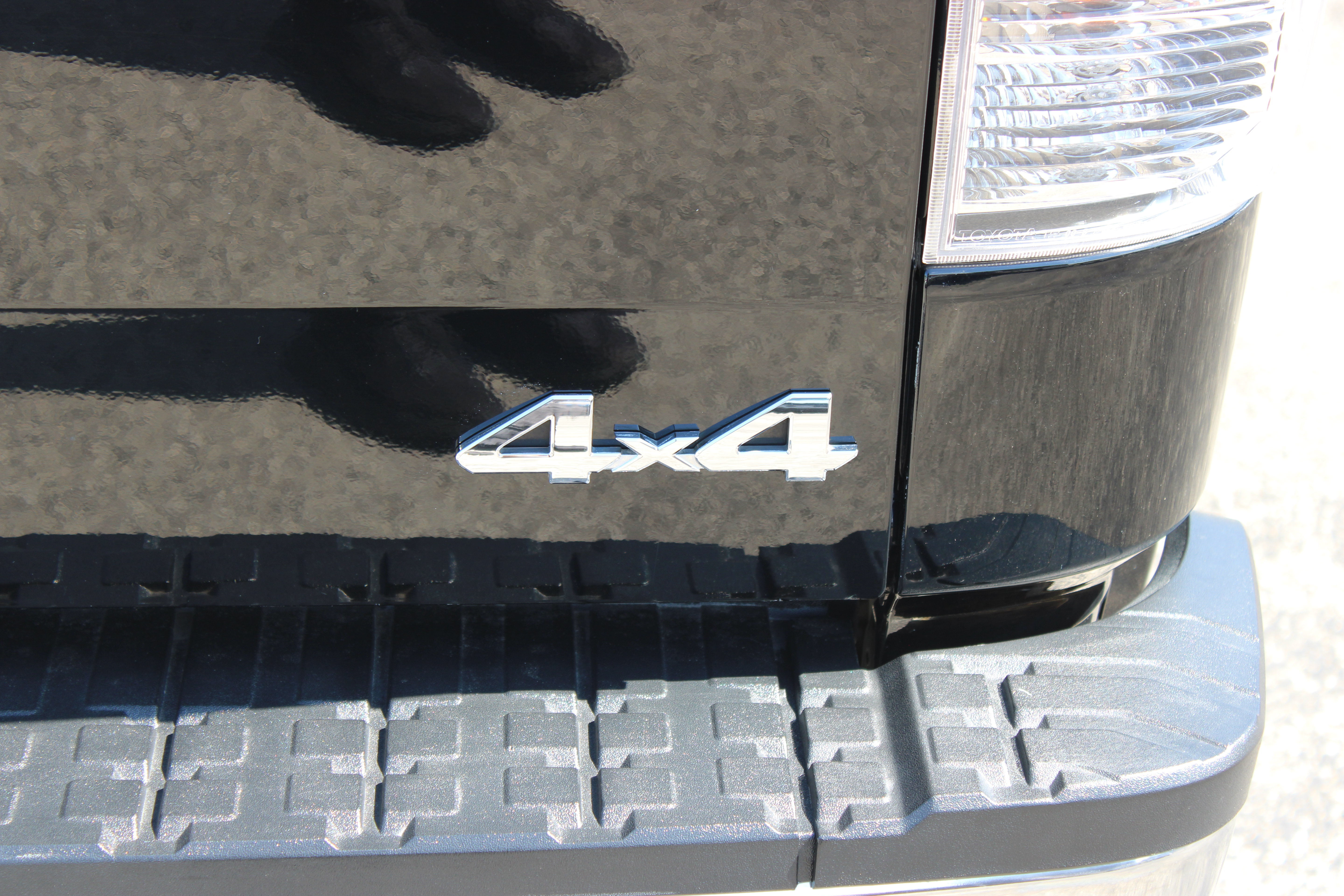 Used 2013 Toyota Tundra 4x4 Double Cab w/ SR5 Pkg image 30