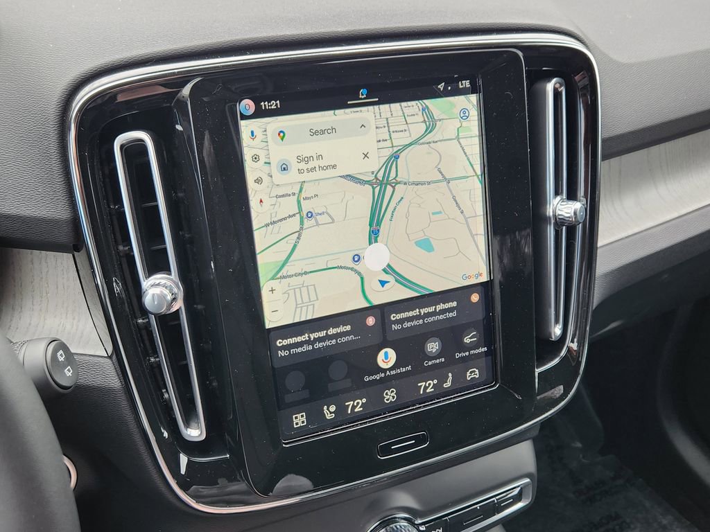 New 2026 Volvo XC40 B5 Core w/ Climate Package image 7