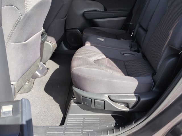 Used 2023 Toyota Highlander LE image 22