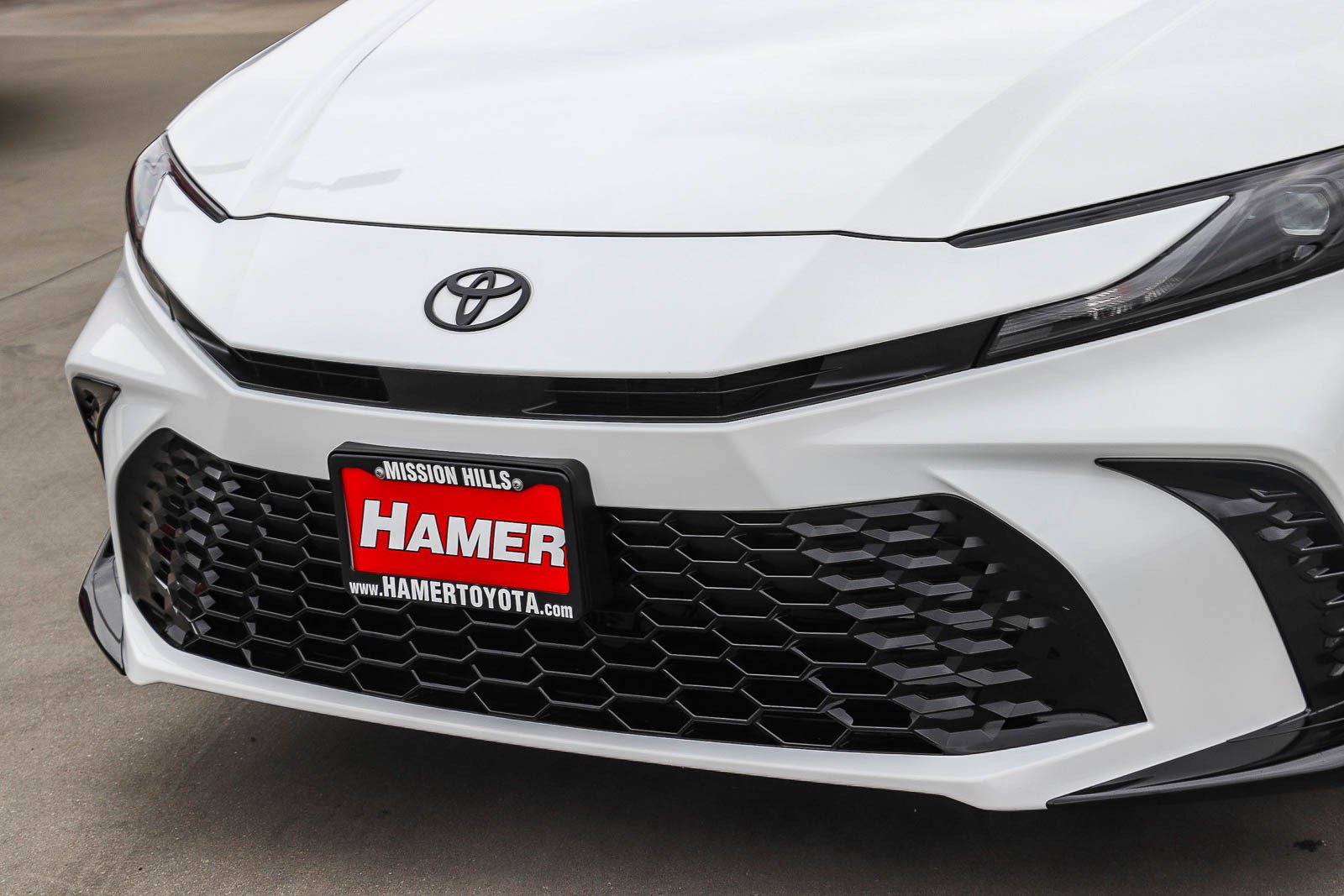 New 2026 Toyota Camry Hybrid FWD image 10
