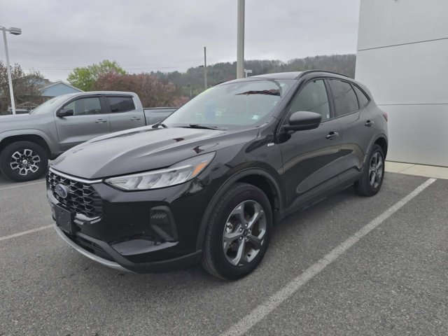 Certified 2025 Ford Escape ST-Line AWD/4WD image 8