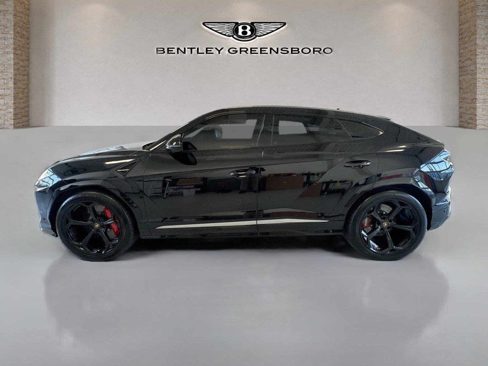 Used 2020 Lamborghini Urus AWD/4WD image 5
