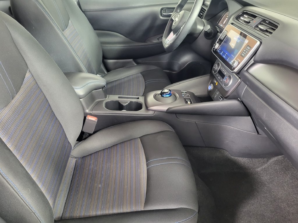 Used 2025 Nissan Leaf S FWD image 12