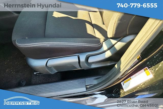 Used 2024 Nissan Rogue S AWD/4WD image 9