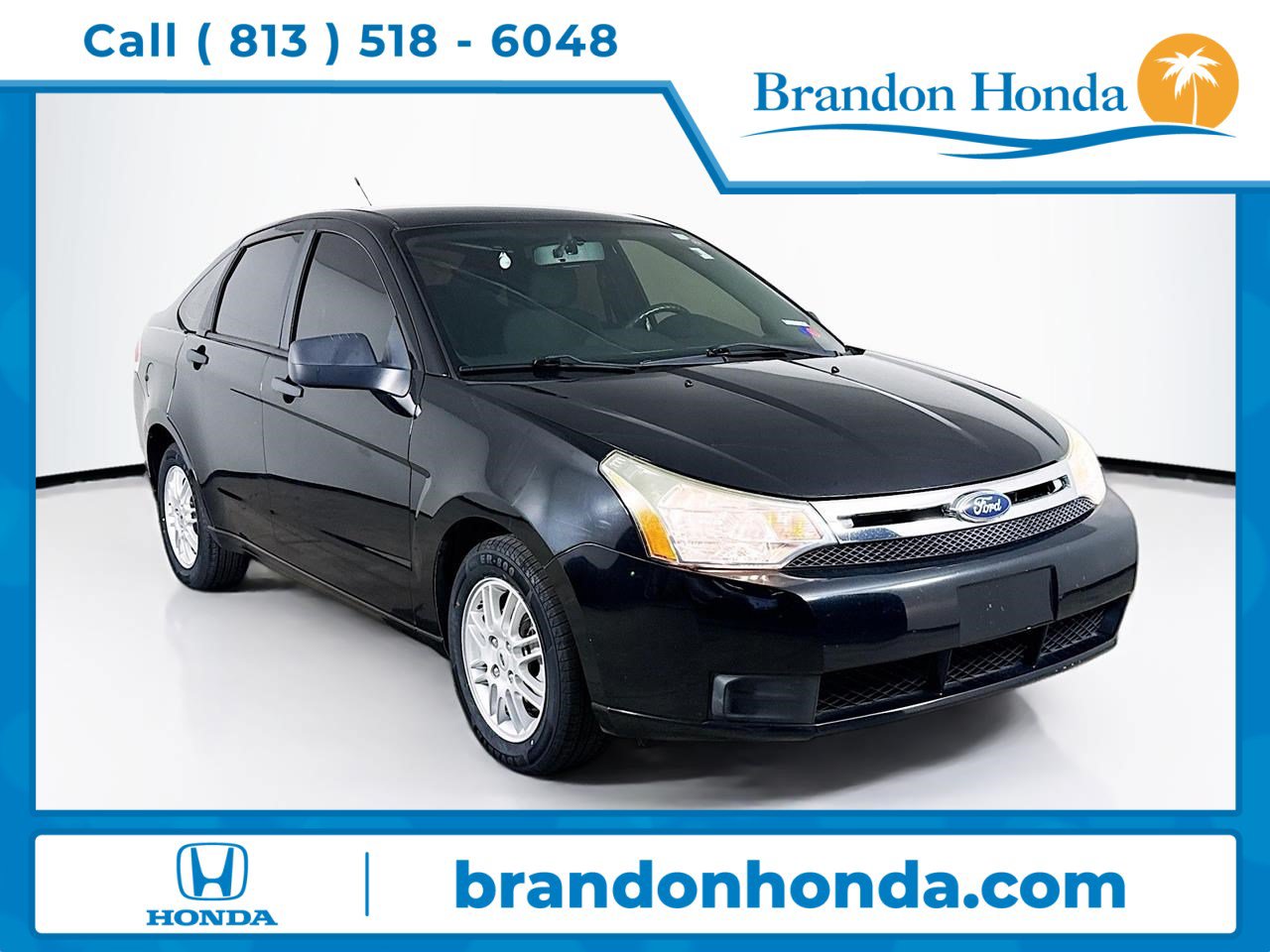 Used 2010 Ford Focus SE FWD image 1
