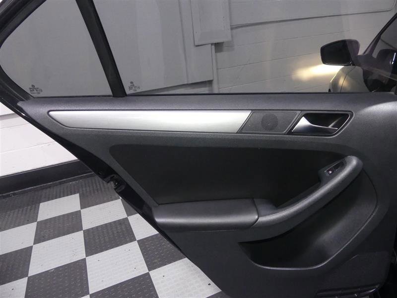 Used 2016 Volkswagen Jetta Sport image 22