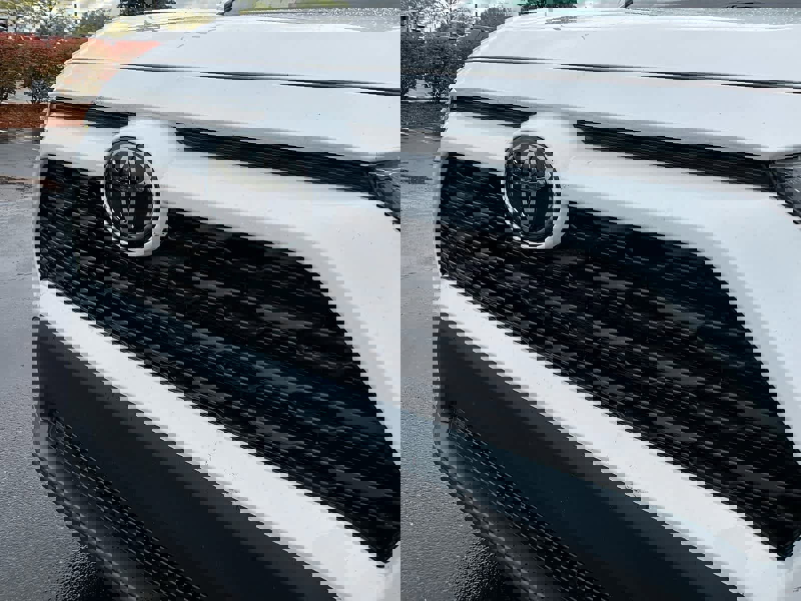 Used 2025 Toyota RAV4 XLE image 19