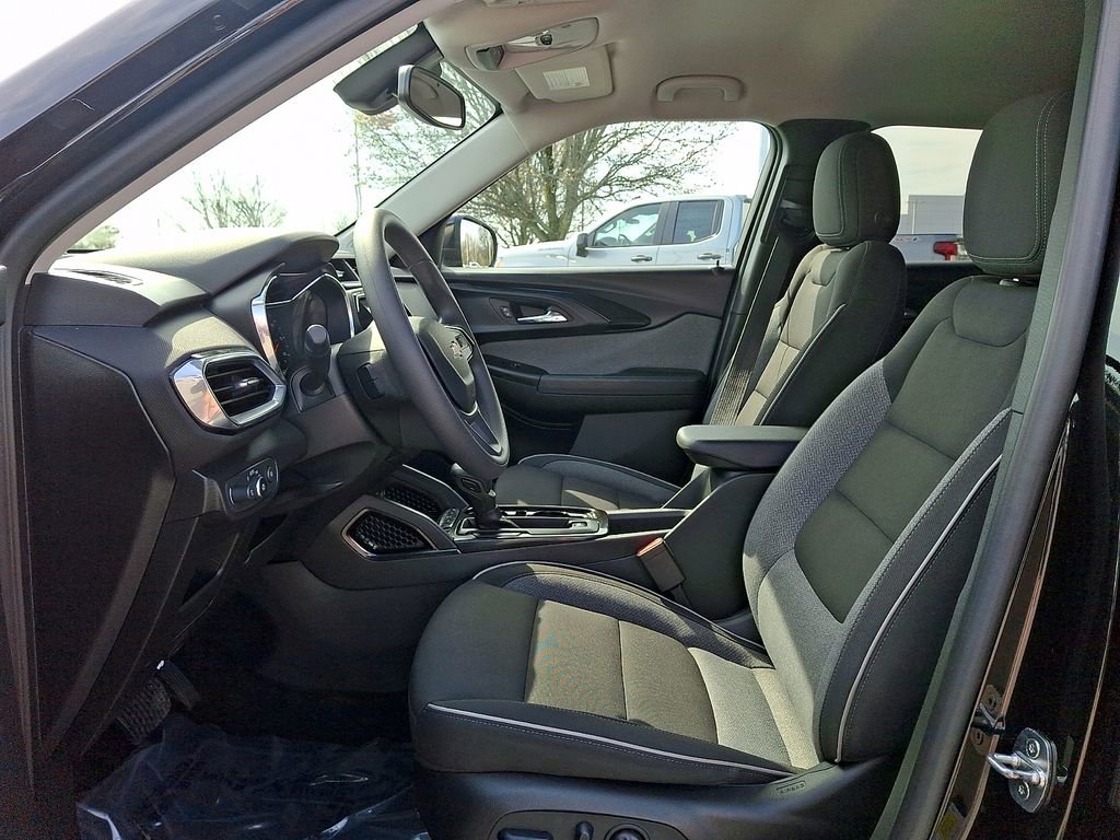 Used 2023 Chevrolet TrailBlazer LT w/ Convenience Package FWD image 13