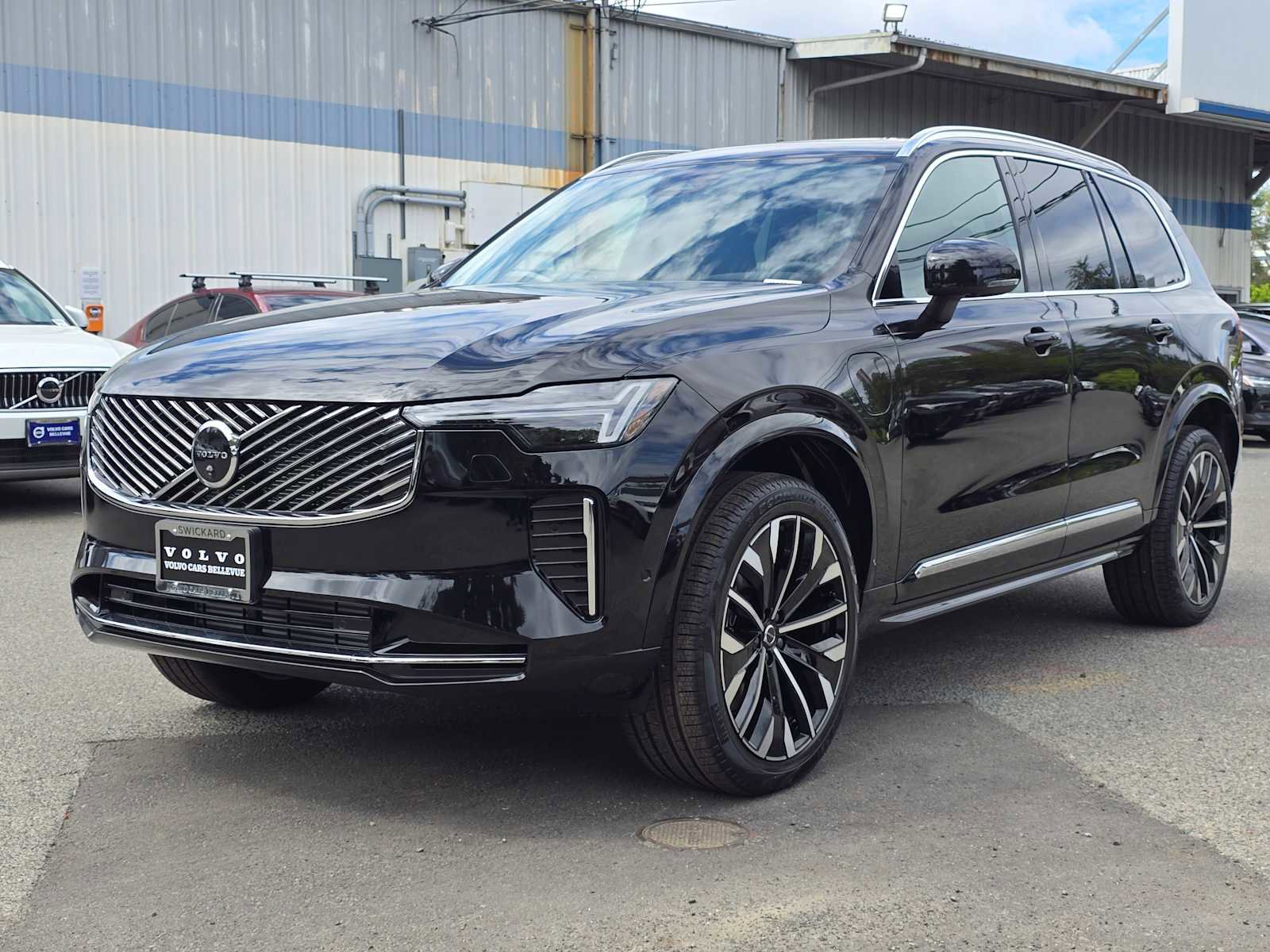 New 2026 Volvo XC90 T8 Plus w/ Protection Package AWD/4WD image 7
