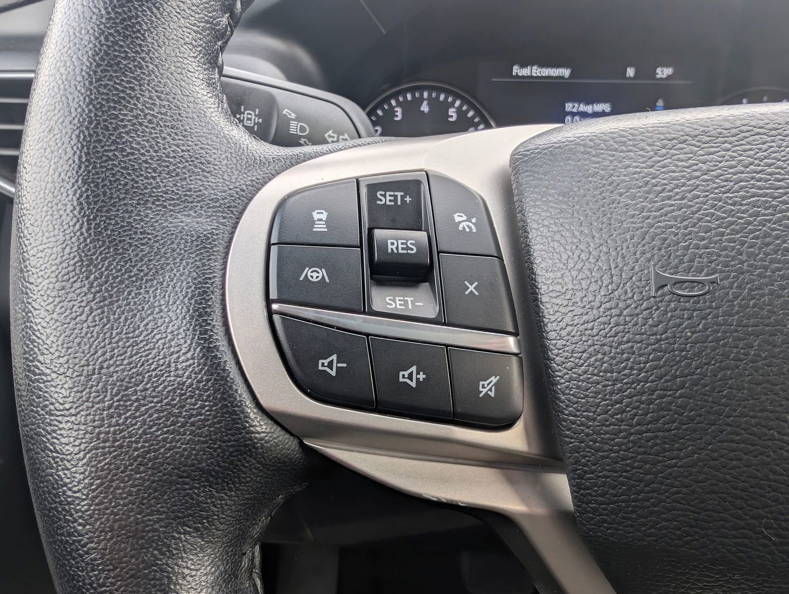 Used 2023 Ford Explorer Limited w/ Equipment Group 301A AWD/4WD image 14