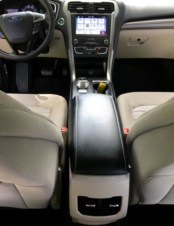 Used 2019 Ford Fusion SE image 21