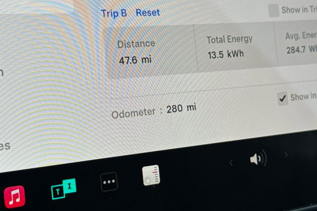 Used 2025 Tesla Model Y Long Range image 23