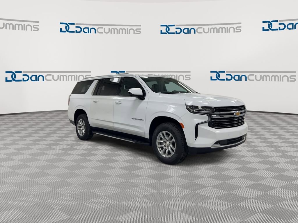 Used 2024 Chevrolet Suburban LT image 2
