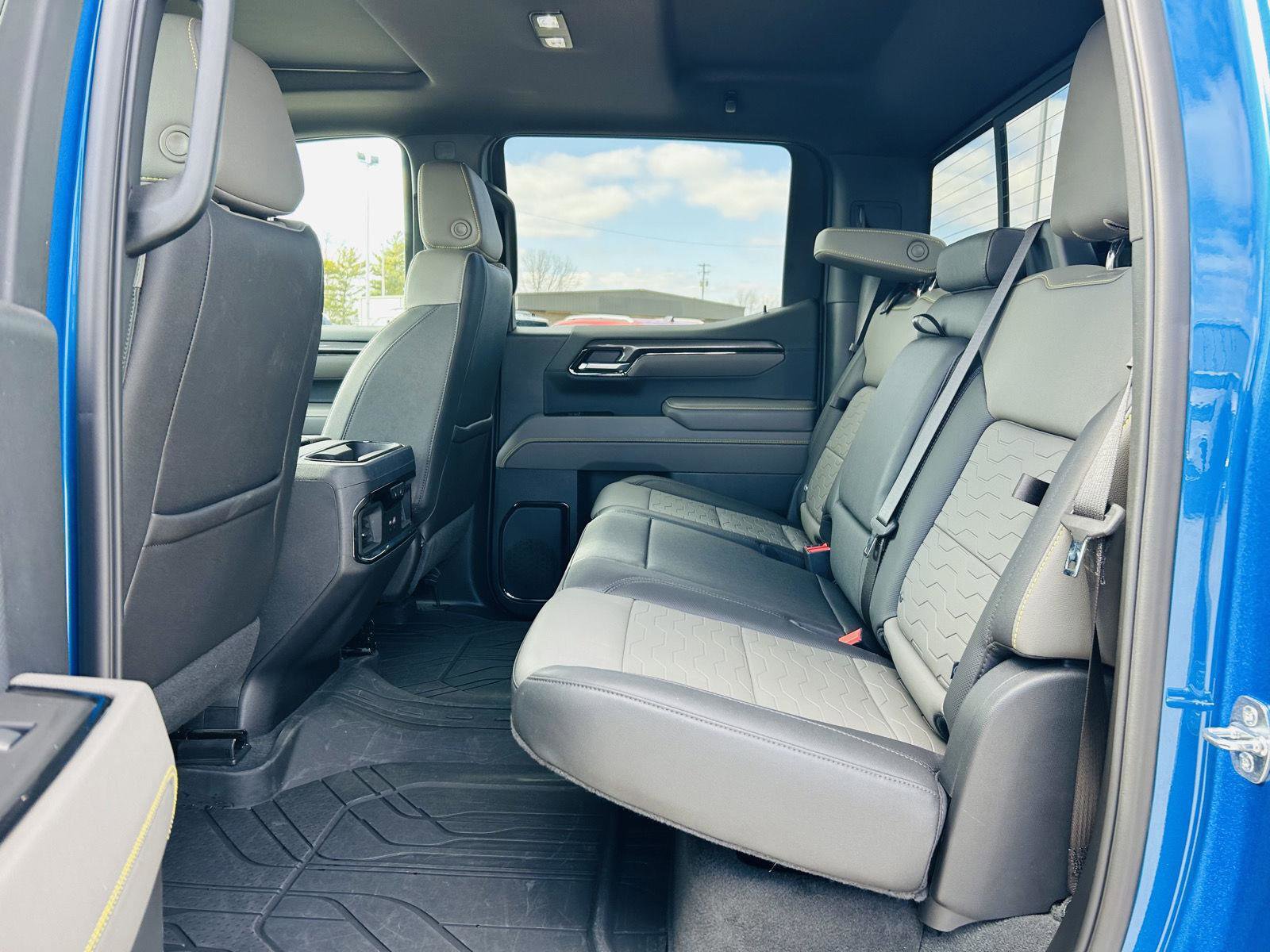 Used 2022 Chevrolet Silverado 1500 ZR2 w/ Technology Package image 32