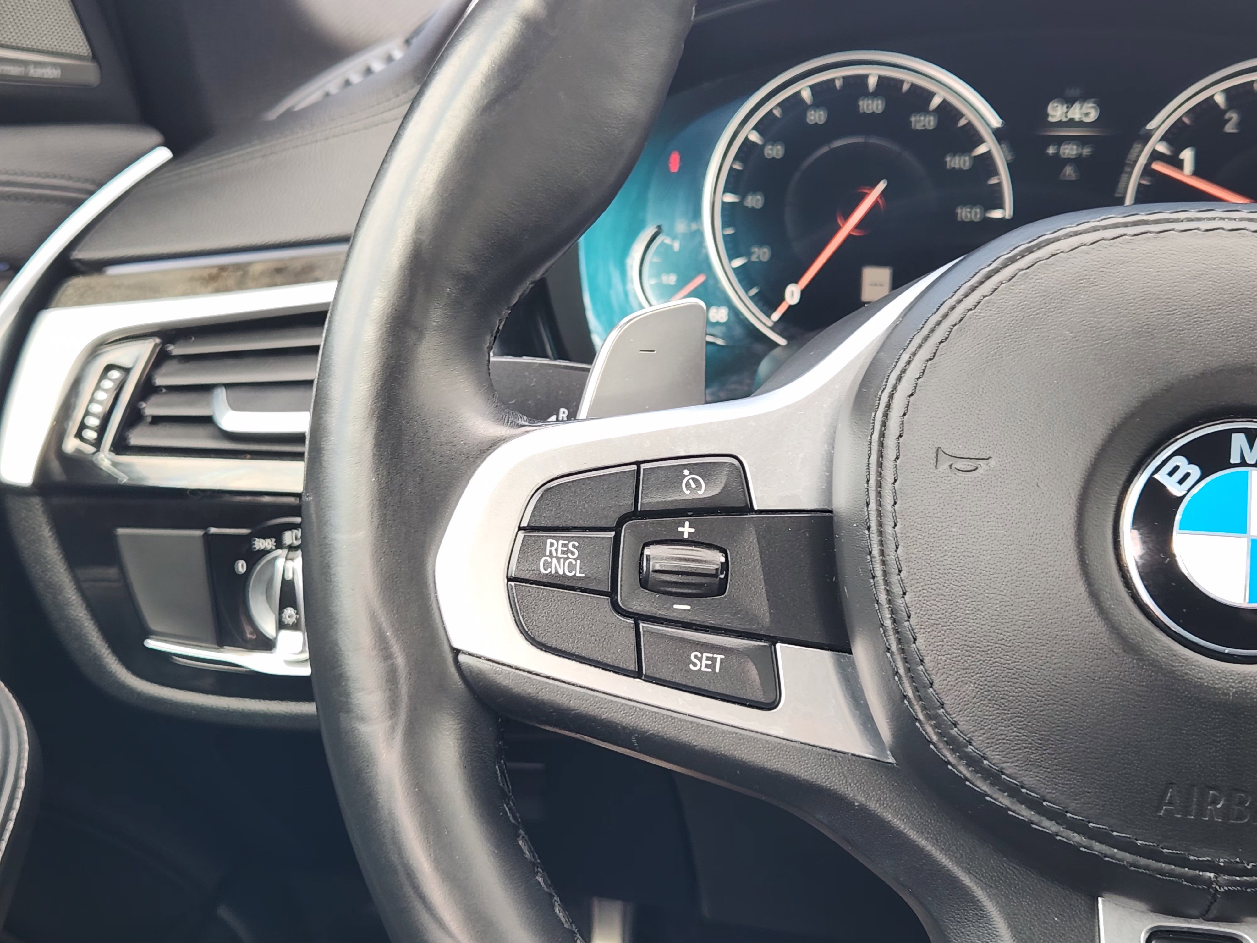 Used 2018 BMW M550i xDrive AWD/4WD image 29