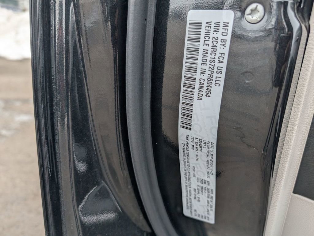 Used 2023 Chrysler Pacifica Limited image 52