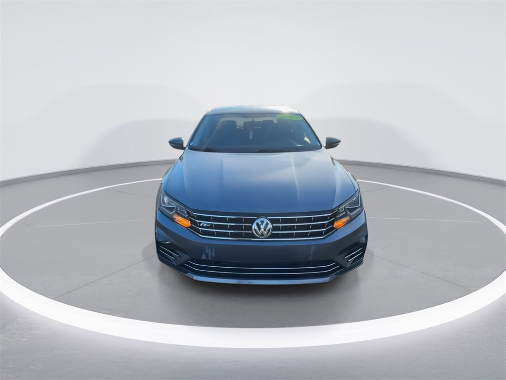 Used 2017 Volkswagen Passat 1.8T R-Line image 3