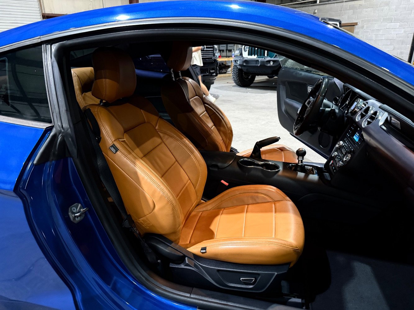 Used 2017 Ford Mustang GT w/ Black Accent Package RWD image 19