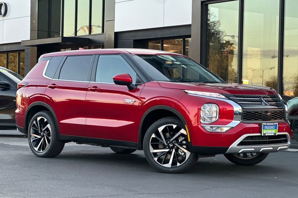 New 2025 Mitsubishi Outlander SE image 3