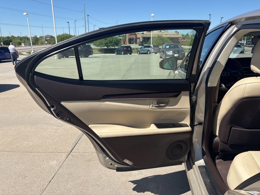 Used 2018 Lexus ES 350 w/ Premier Package FWD image 37