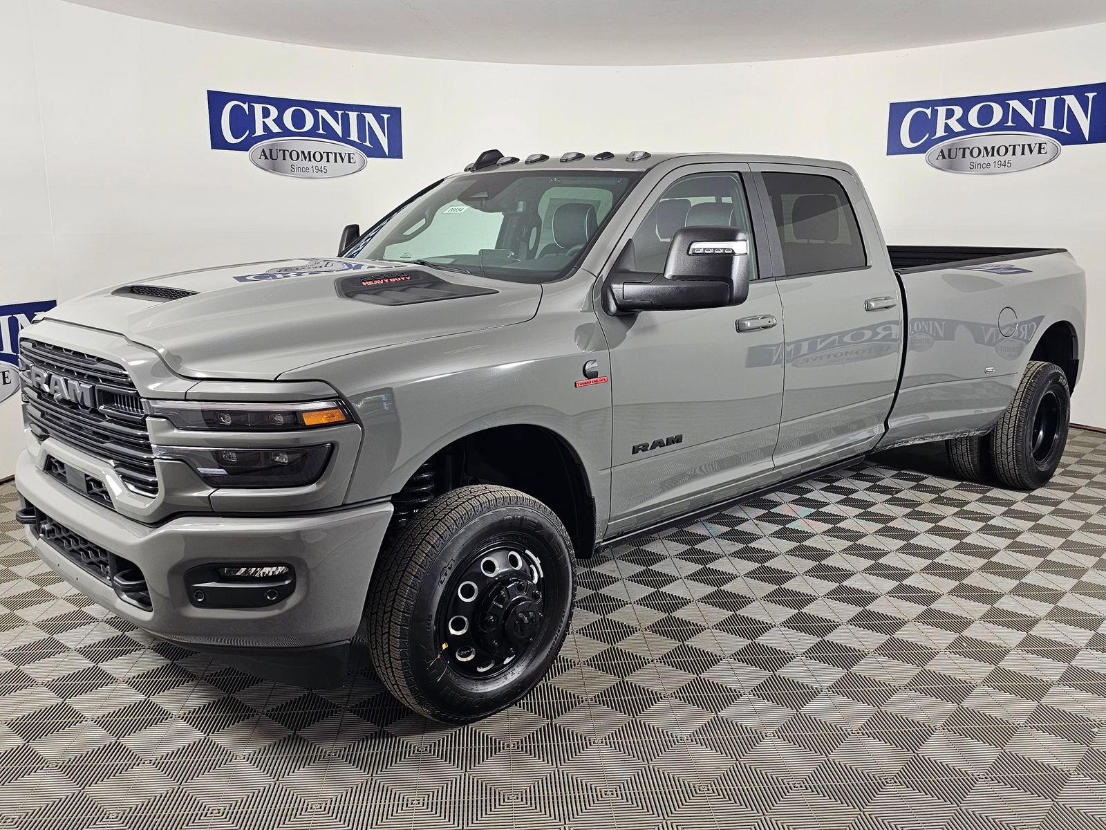 New 2026 RAM 3500 Laramie AWD/4WD image 37