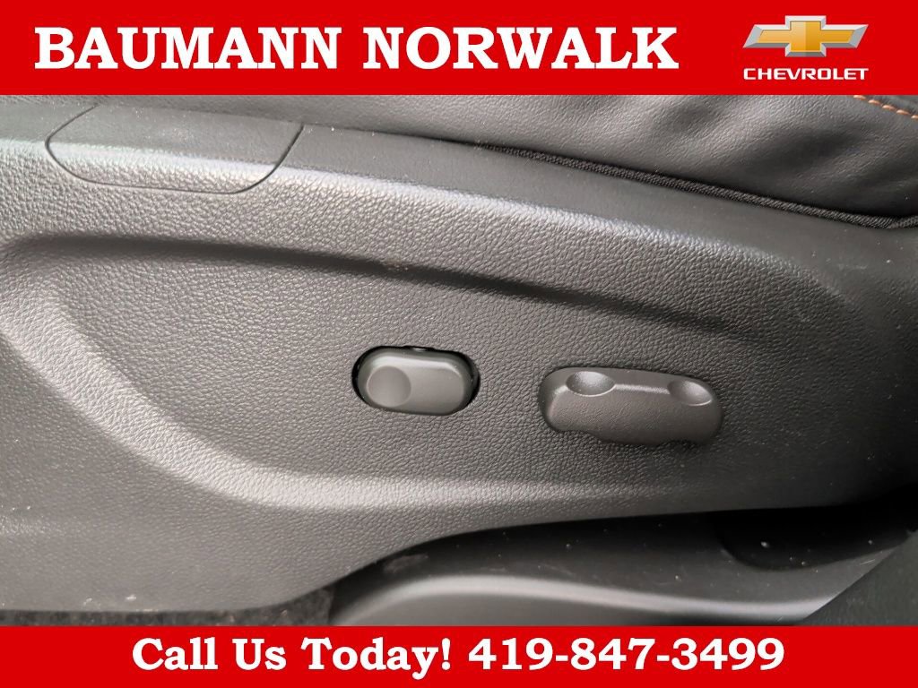 Used 2022 Chevrolet Trax LT w/ LT Convenience Package image 22