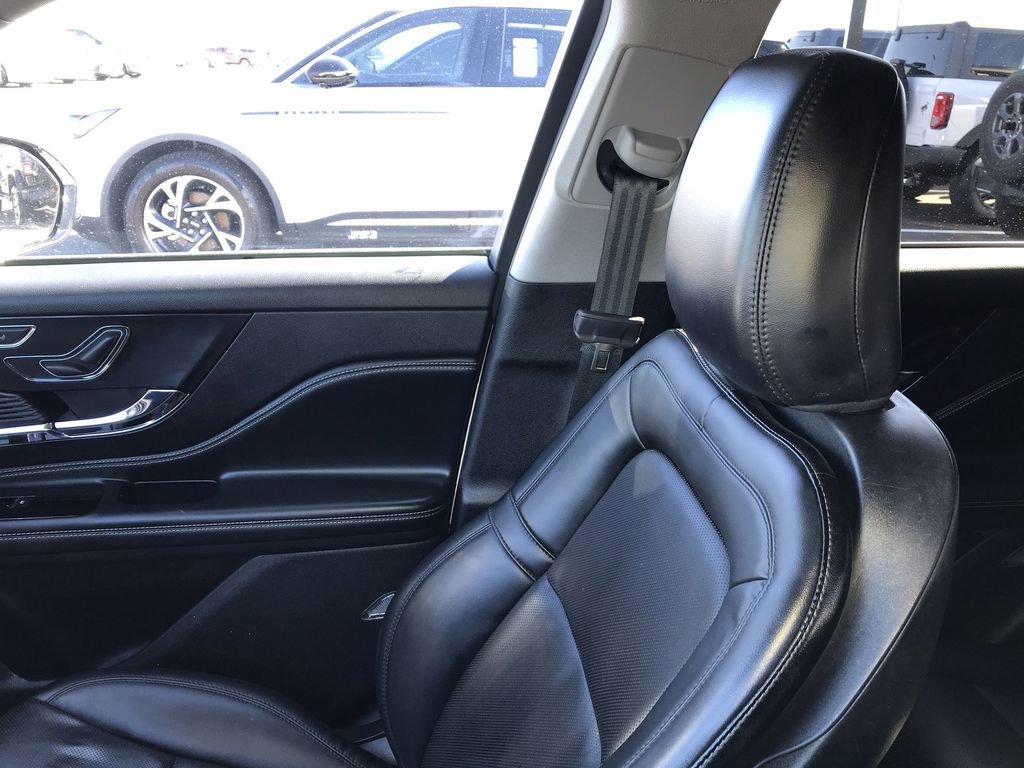 Used 2022 Lincoln Corsair AWD w/ Equipment Group 101A image 23