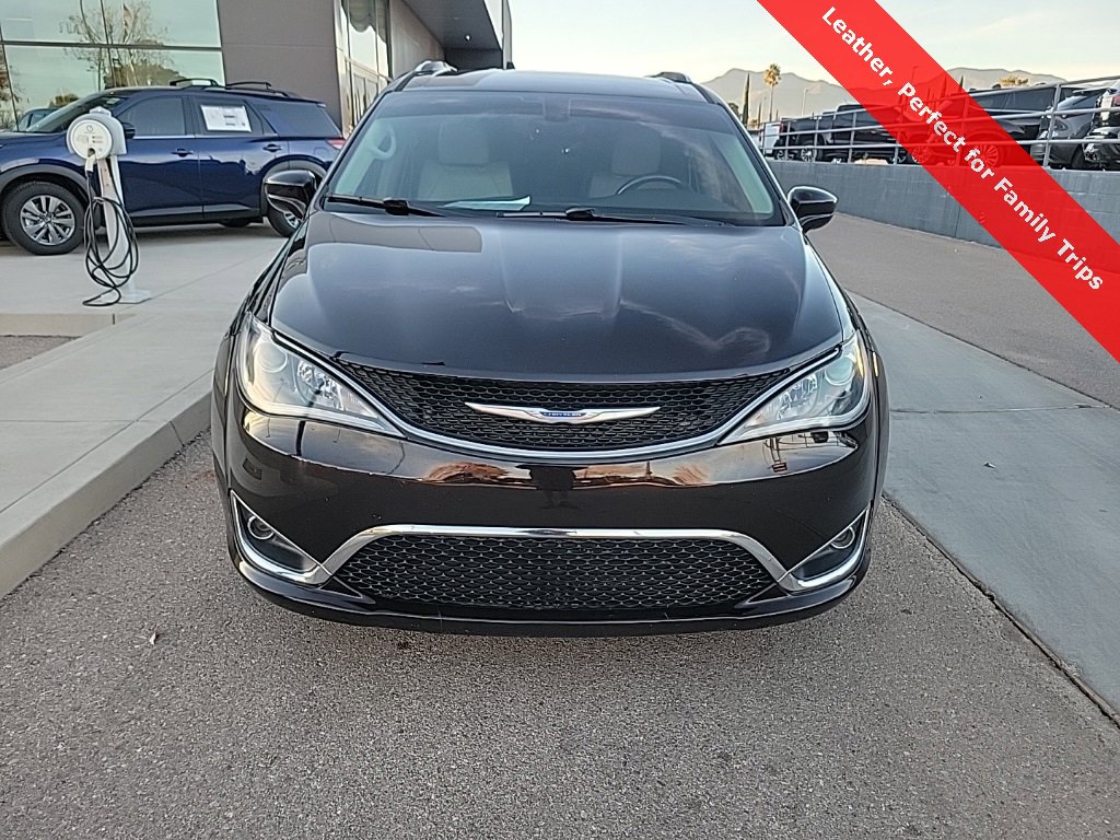 Used 2019 Chrysler Pacifica Touring-L video 2