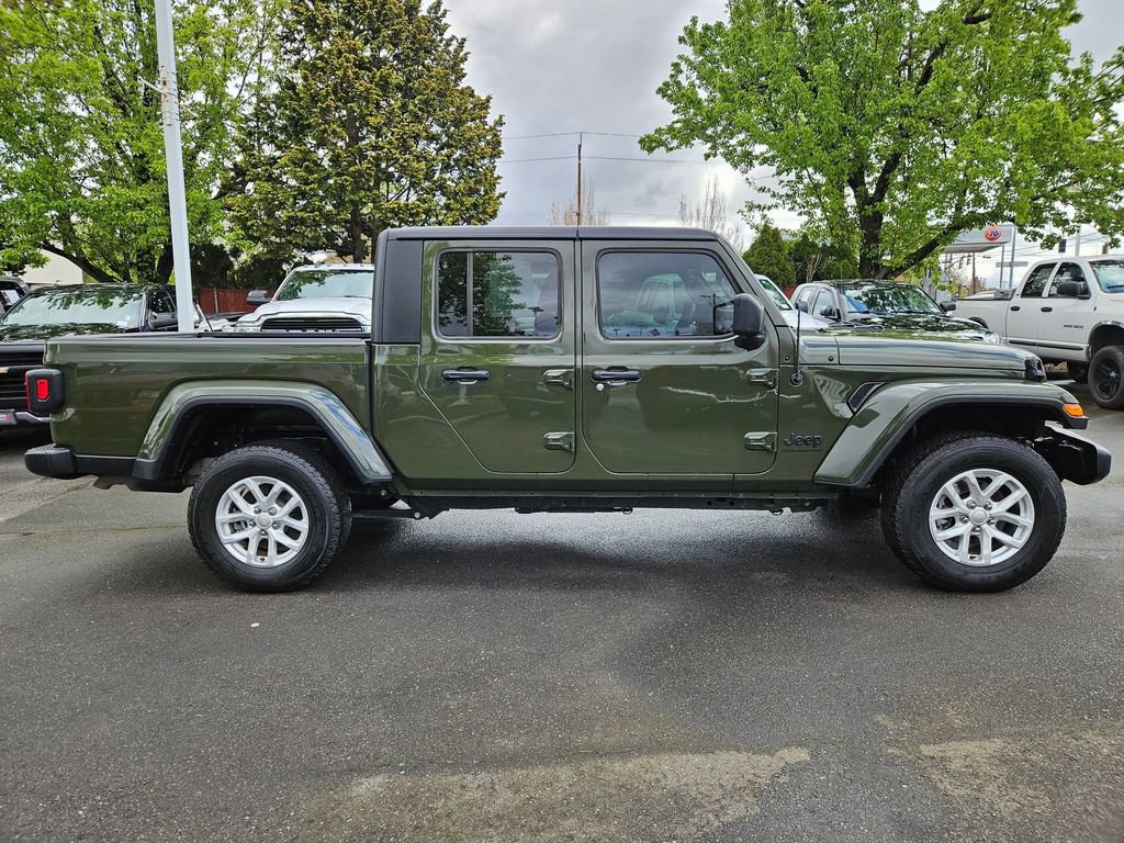 Used 2023 Jeep Gladiator Sport AWD/4WD image 8