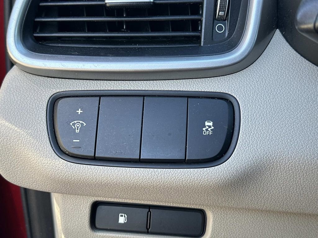 Used 2017 Kia Sorento LX image 11