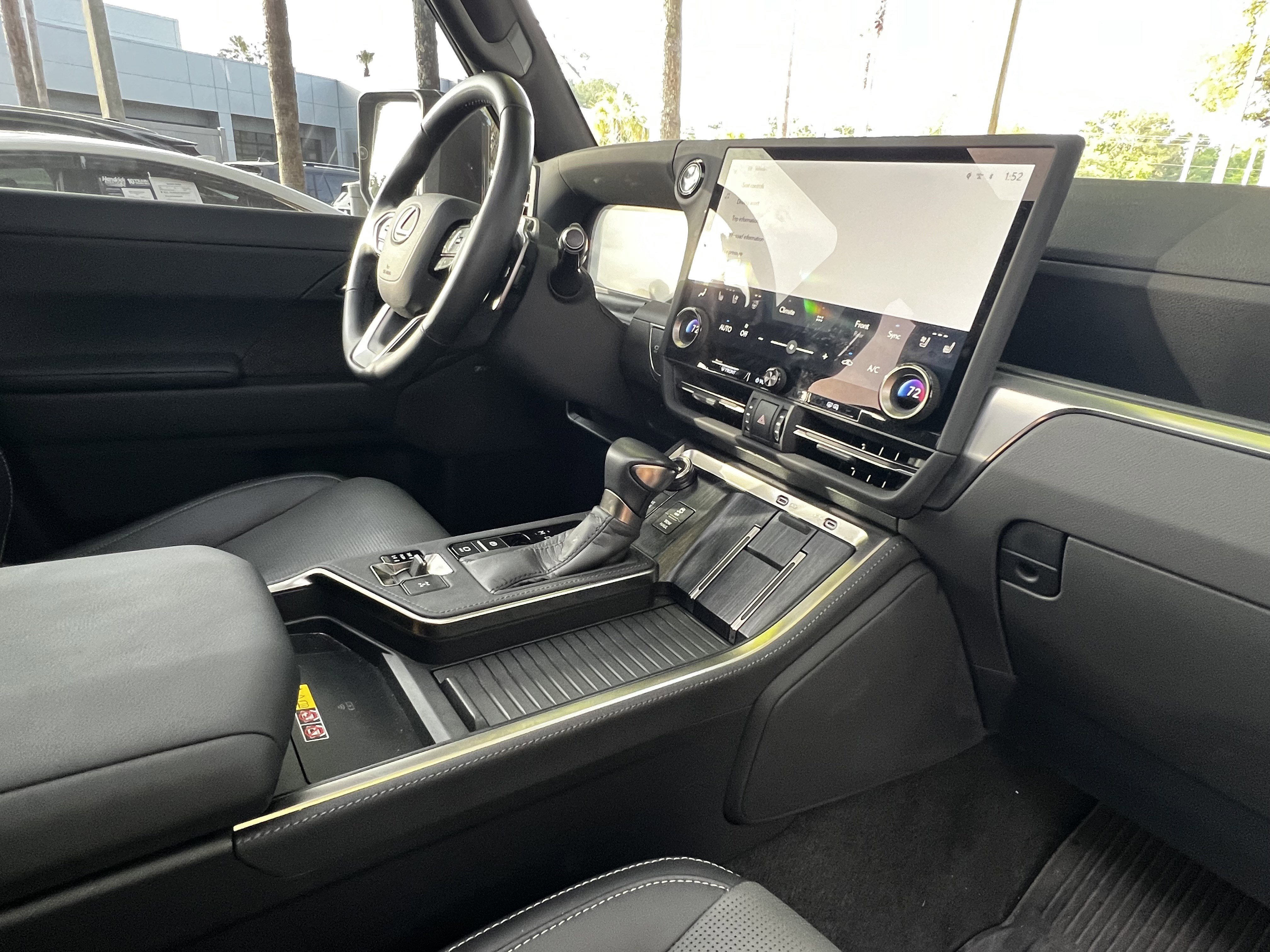 Used 2025 Lexus GX 550 w/ Accessory Package (2T) AWD/4WD image 48