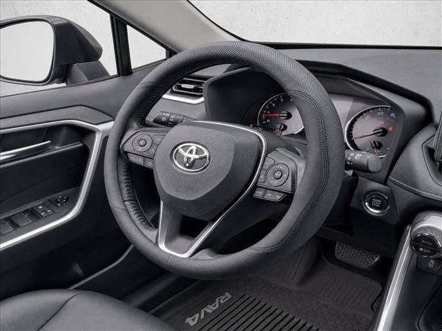 Used 2019 Toyota RAV4 XLE Premium FWD image 29