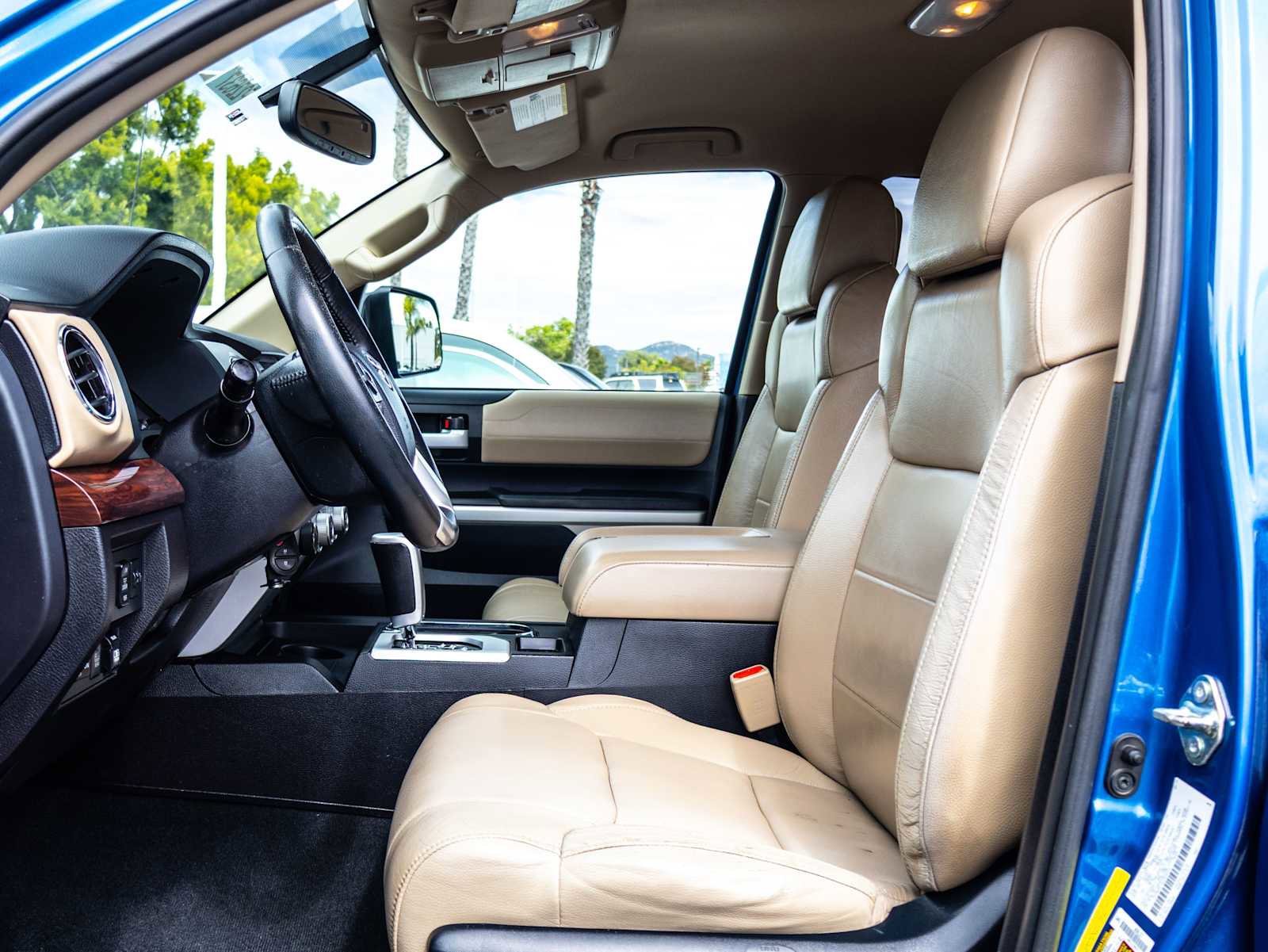 Used 2016 Toyota Tundra Limited w/ Limited Premium Package AWD/4WD image 18