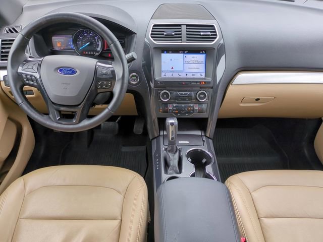 Used 2017 Ford Explorer XLT w/ Equipment Group 202A image 11