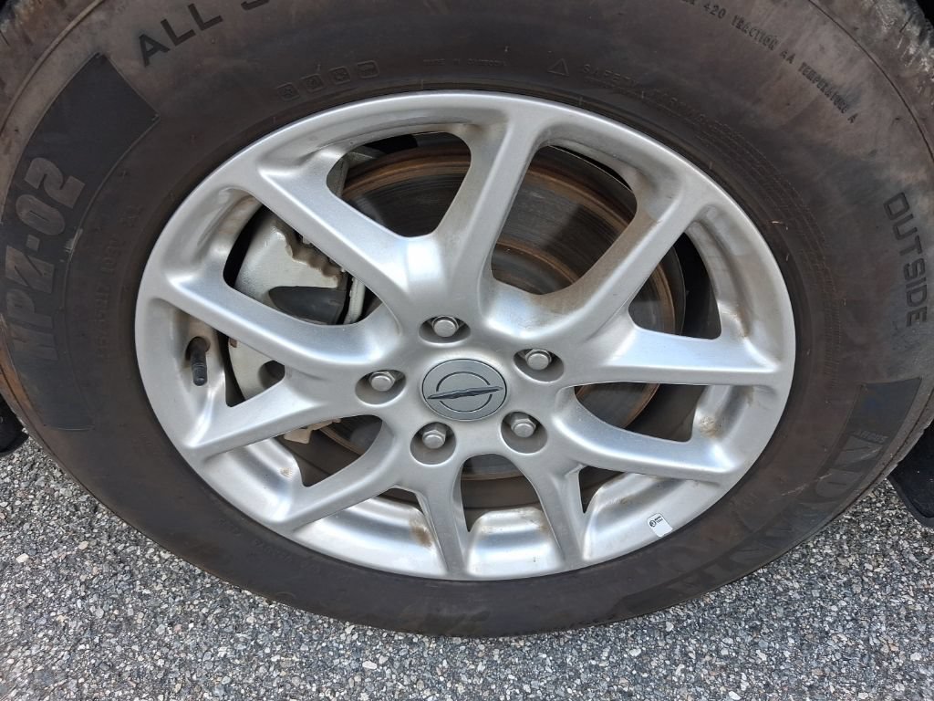 Used 2025 Chrysler Pacifica Select FWD image 16