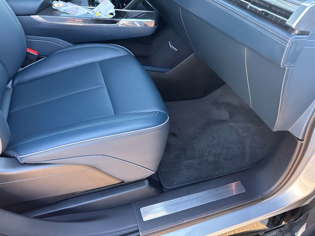 Certified 2025 Cadillac Escalade IQ Luxury 2 image 16