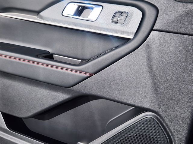 New 2026 Ford Explorer ST-Line w/ ST-Line Street Pack image 9